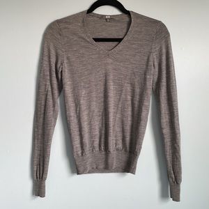 Uniqlo Merino Wool V-Neck Sweater (Grey) Size XS